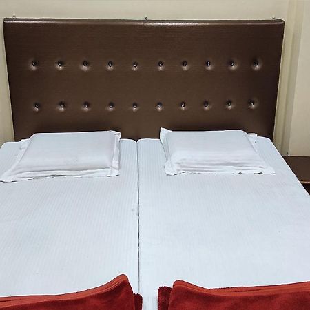 Hotel Avadh Balrāmpur Dış mekan fotoğraf