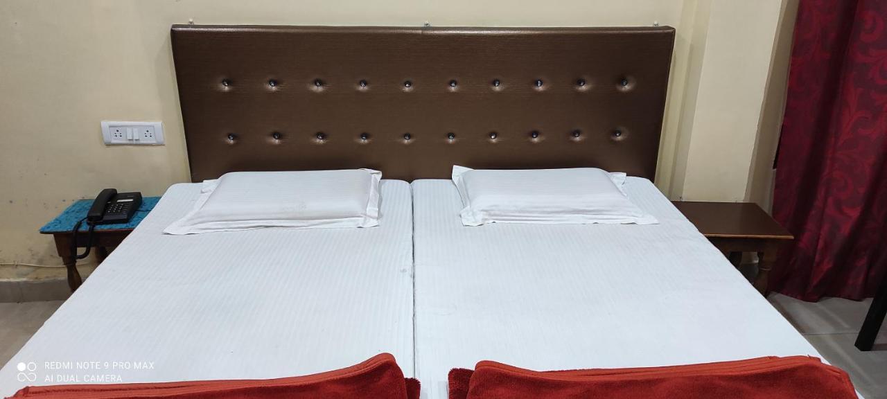 Hotel Avadh Balrāmpur Dış mekan fotoğraf