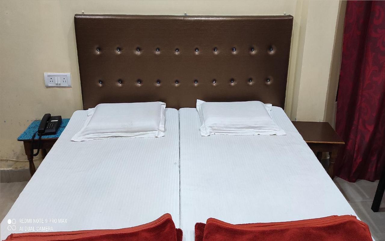 Hotel Avadh Balrāmpur Dış mekan fotoğraf