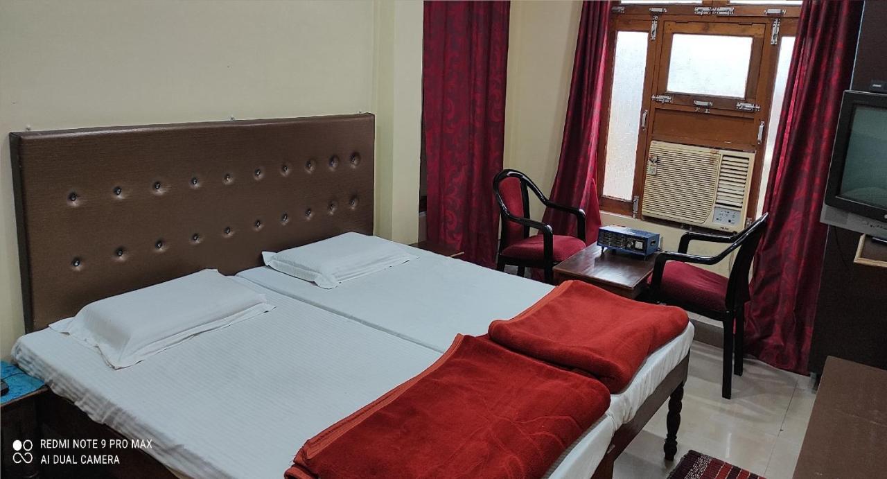 Hotel Avadh Balrāmpur Dış mekan fotoğraf