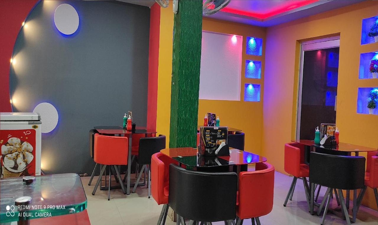 Hotel Avadh Balrāmpur Dış mekan fotoğraf